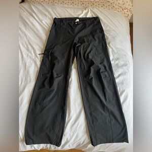Alo Yoga Low Rise Megastar Cargo Pants